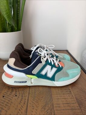 New Balance 997s - Women’s 9.5